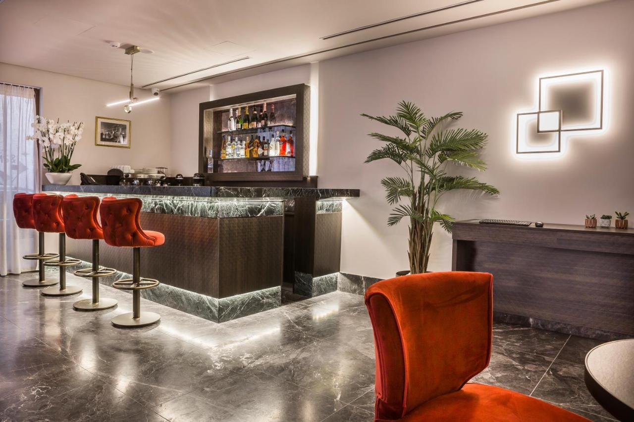 Royalty Hotel Athene Buitenkant foto