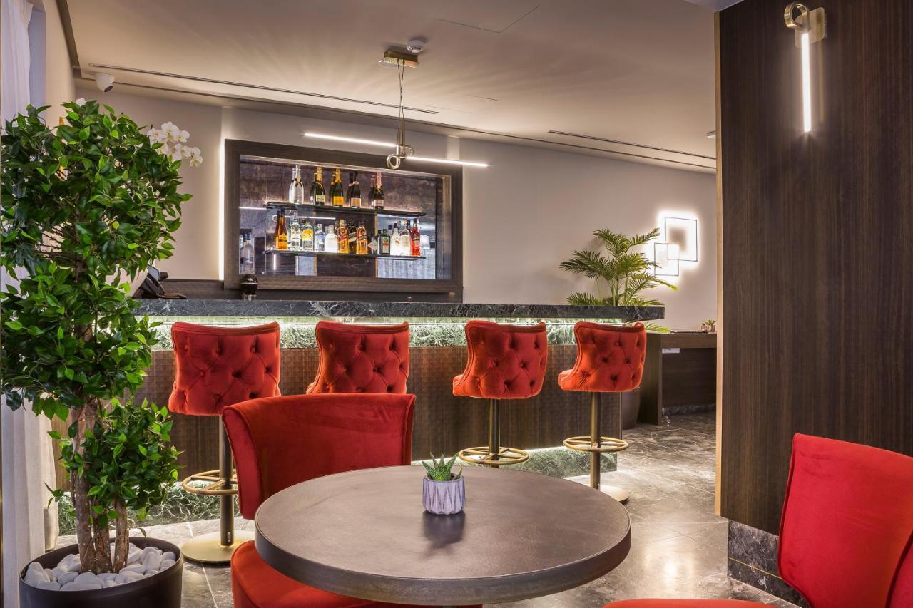 Royalty Hotel Athene Buitenkant foto
